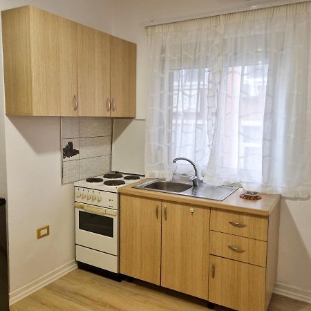 Cozy Apartment In City Center Tiranë Ngoại thất bức ảnh