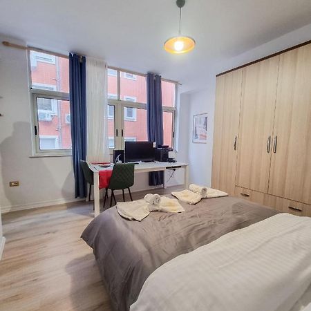 Cozy Apartment In City Center Tiranë Ngoại thất bức ảnh