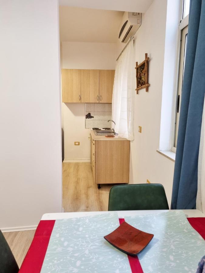 Cozy Apartment In City Center Tiranë Ngoại thất bức ảnh