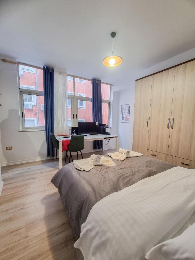 Cozy Apartment In City Center Tiranë Ngoại thất bức ảnh