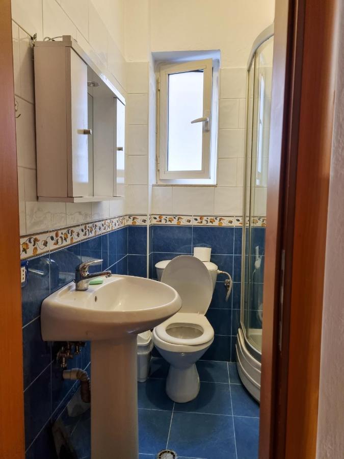 Cozy Apartment In City Center Tiranë Ngoại thất bức ảnh