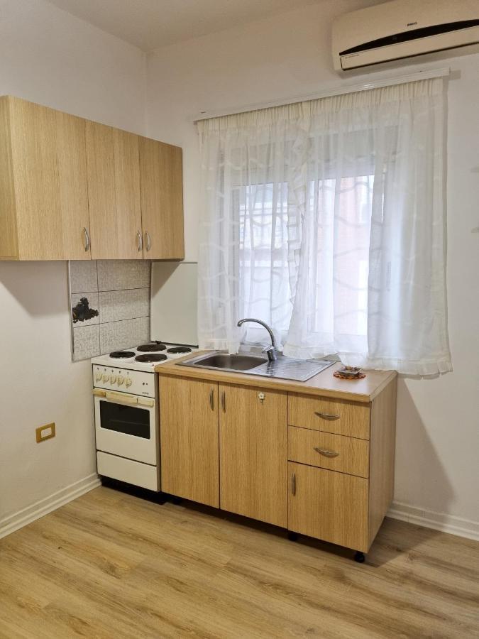 Cozy Apartment In City Center Tiranë Ngoại thất bức ảnh