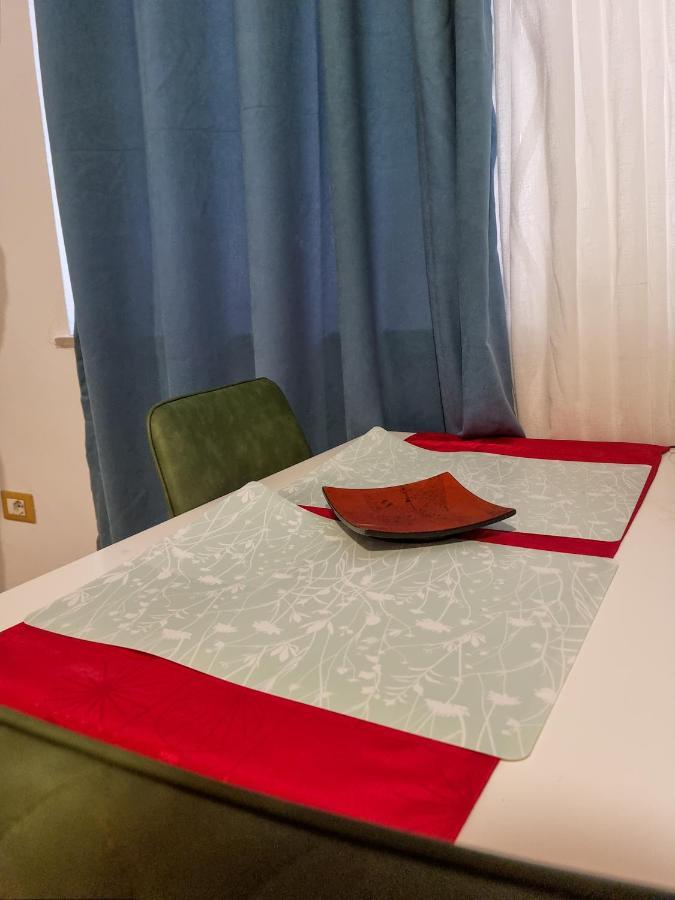Cozy Apartment In City Center Tiranë Ngoại thất bức ảnh