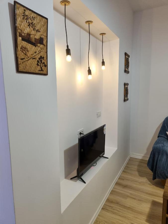Cozy Apartment In City Center Tiranë Ngoại thất bức ảnh