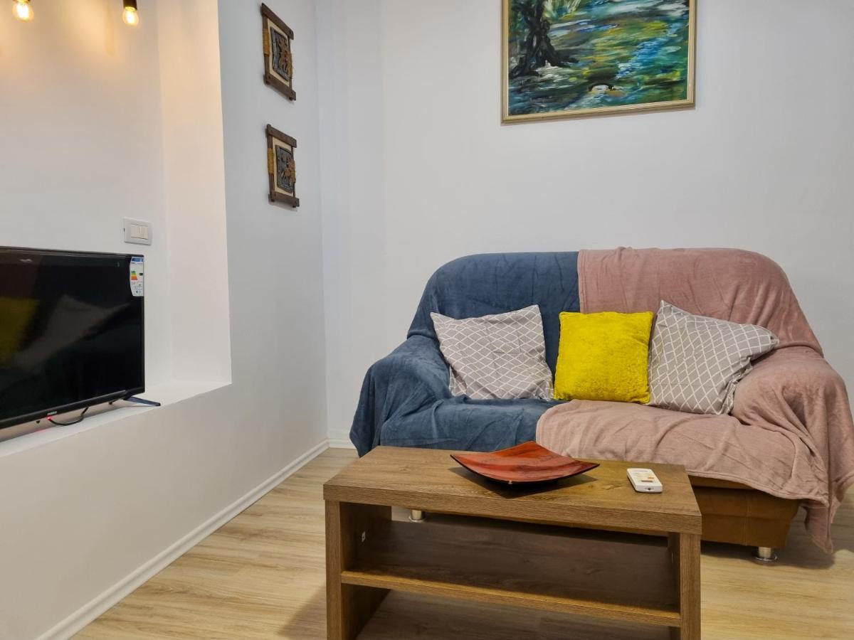 Cozy Apartment In City Center Tiranë Ngoại thất bức ảnh